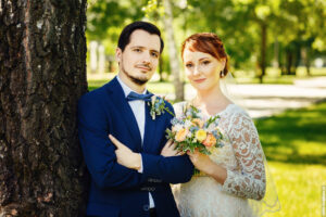 Фото с небольшой и уютной свадьбы Николая и Елены. Роспись в ЗАГСе на ВДНХ, свадебная прогулка в Парке Будущего.